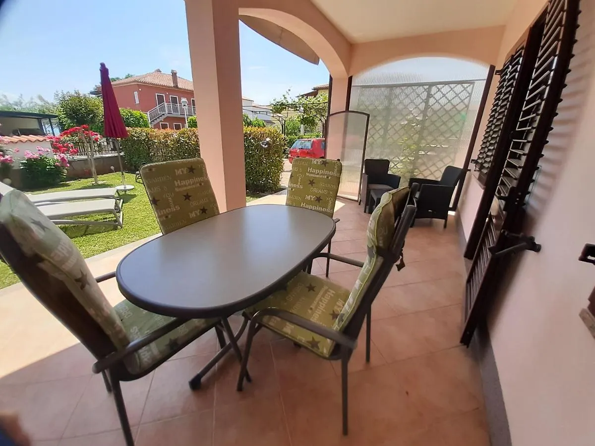 Apartment Karmen 676 Novigrad Istria